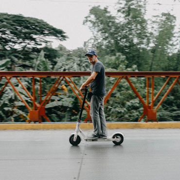 Dünya Trendleri - Podcast | Şehir İçi Ulaşımın Yeni Trendi Elektrikli Scooter