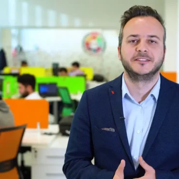 Podcast bölümü: Müşteriyi Kaybetmeden Kazanmak – B2 Metric Ceo’su Murat Hacıoğlu | Dünya Trendleri by Aykut Balcı